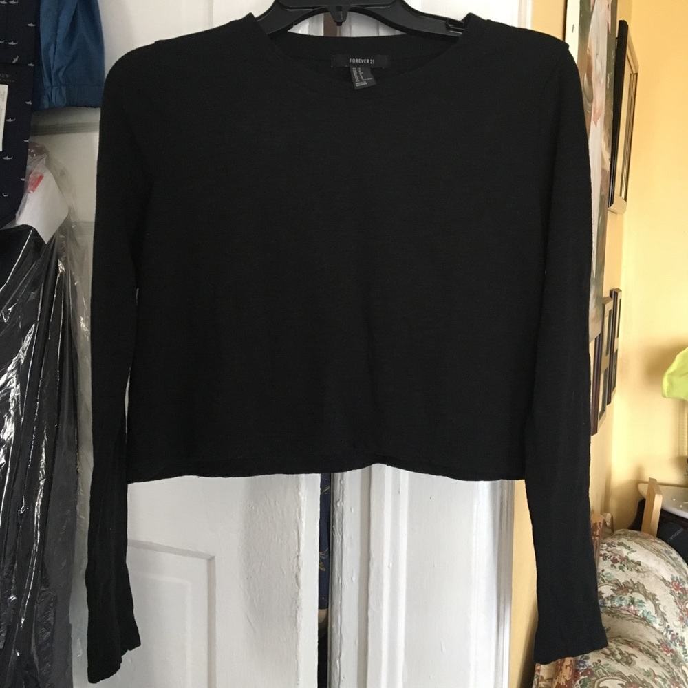 Long-Sleeve Crop T-Shirt
